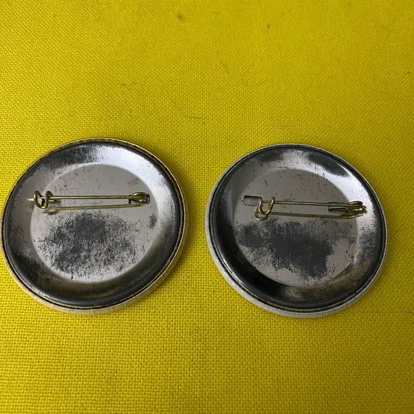 Lot of (2) Vintage Bob Evans Special Touch Pin Back Button - Picture 2 of 3